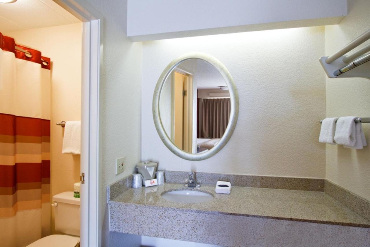 Red Roof Inn Charleston West - Hurricane, Wv Teays Valley Extérieur photo